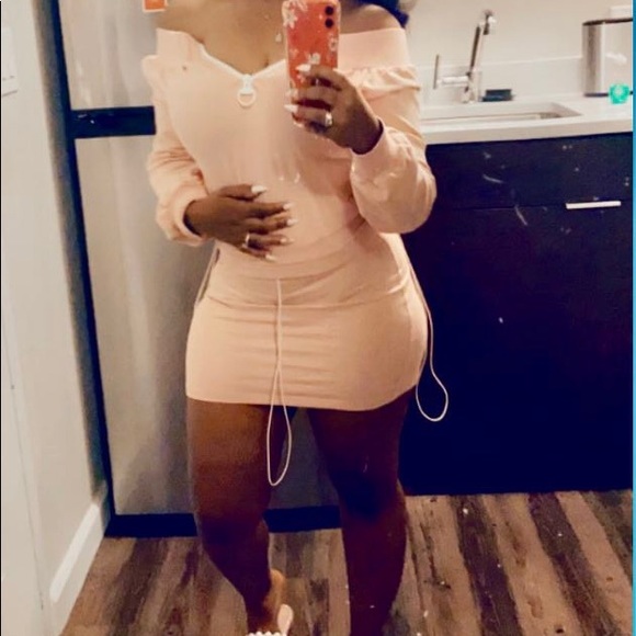 We Outside Set - Picture 2 of 2